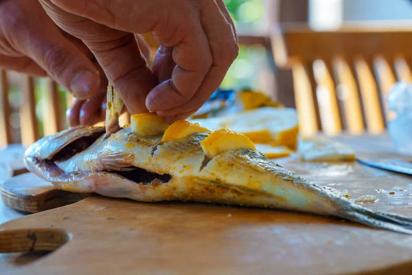 Кухарські Страви Риба Дорадо Лимоном Спеціями — стокове фото