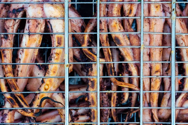 Octopus Tentakels Worden Een Grill Gekookt — Stockfoto