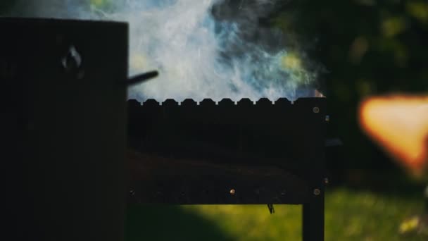 Węgiel Drzewny Grill Mangal Ogniem Zewnątrz — Wideo stockowe
