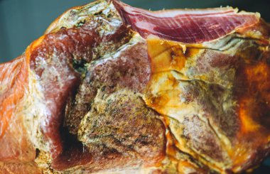 Kurutulmuş İspanyol jambonu. Yakın çekim görünümü.