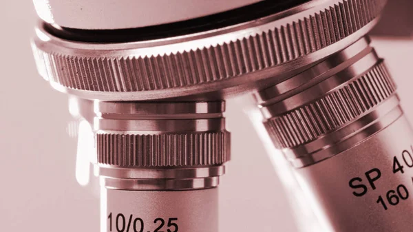Vista Ravvicinata Del Meccanismo Ingrandimento Della Lente Del Microscopio — Foto Stock