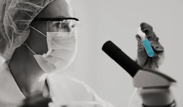 Female Scientist Working Test Tubes Lab — Stock Photo, Image