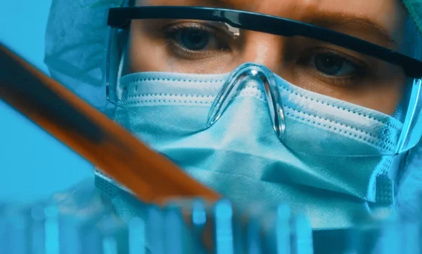 Woman Goggles Mask Working Test Tubes Laboratory — Stock Photo, Image