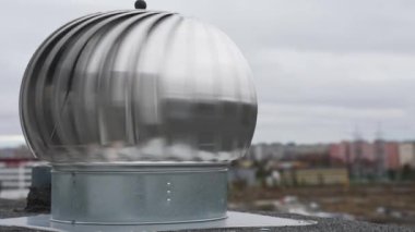 Dairenin çatısında döner saptırıcı var..