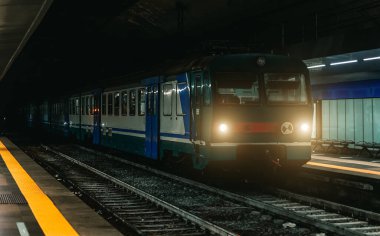 Napoli, İtalya 'daki yeraltı metro istasyonu.