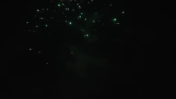 Πυροτεχνήματα Στον Ουρανό Γιορτή Του Νέου Έτους — Αρχείο Βίντεο