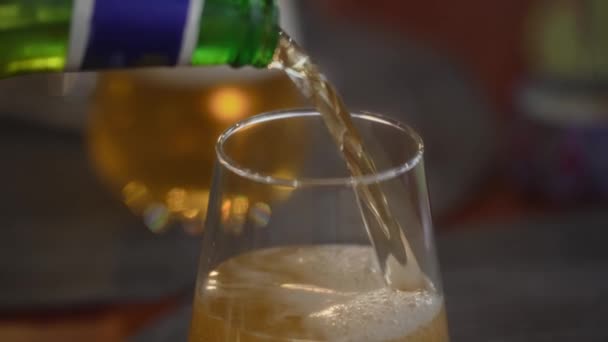 Pouring Beer Glass Bar — Stockvideo