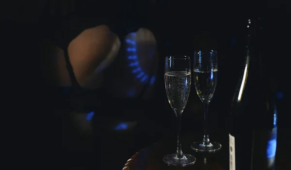 Stripper Dances Front Glasses Champagne Night Club 로열티 프리 스톡 이미지