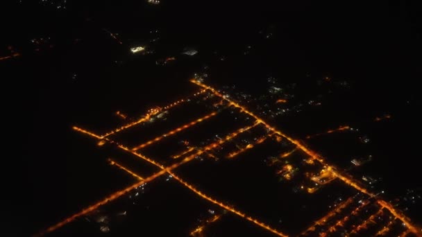 Gece Şehri Uçaktan Sonraki Sokaklar Görünüyor — Stok video