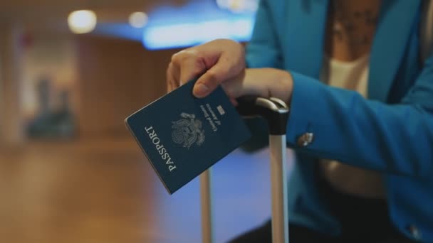 Woman Usa Passport Waiting Her Flight Airport — стокове відео