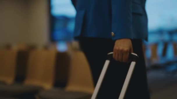 Woman Suitcase Walking Airport Terminal — Stock videók