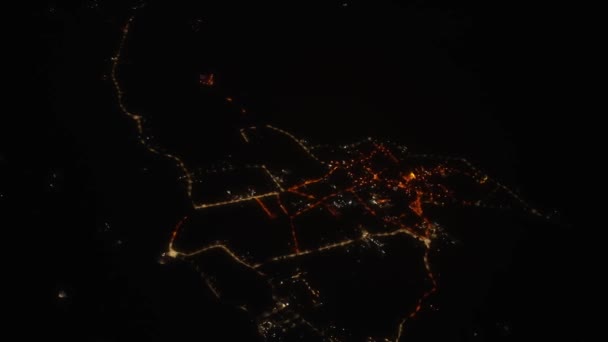 从飞机上俯瞰夜城和街道 — 图库视频影像