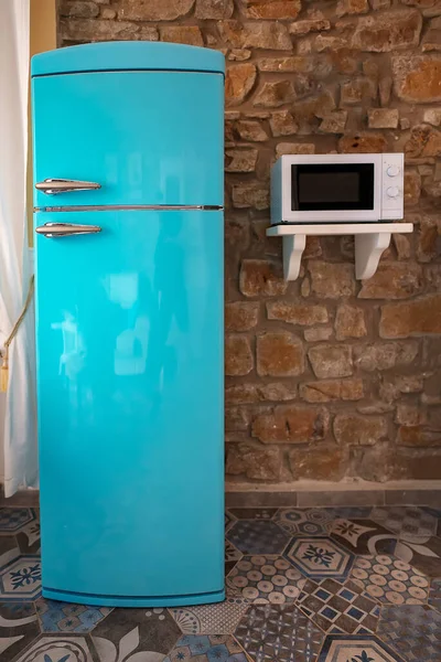 Ретро Холодильник Морозильник Стоїть Кухні — стокове фото