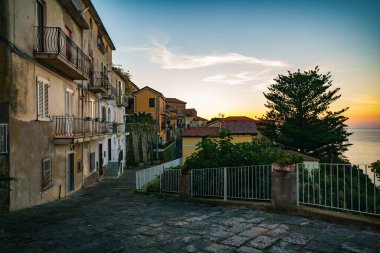 İtalya 'nın eski Agropoli kentinin sokakları.