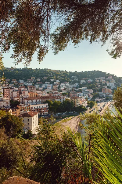 丘の中腹からのアグロポリスの街の眺め — ストック写真
