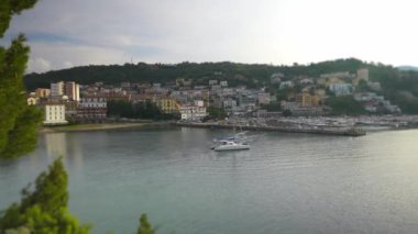 Yamaçtan Agropoli şehri manzarası.
