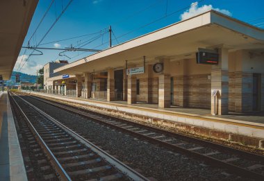 İtalya, Salerno 'daki Agropoli tren istasyonu.