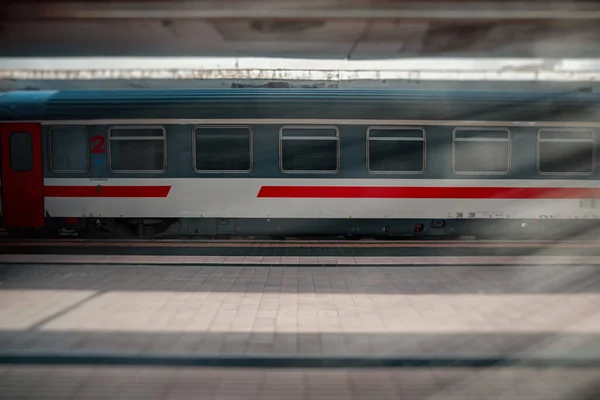 在意大利车站的火车 — 图库照片