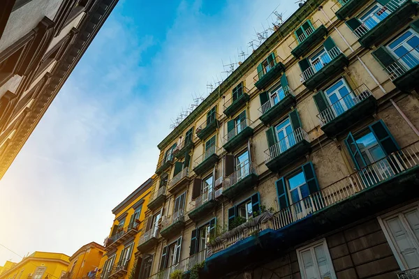 Prosperující Ulice Domy Itálii — Stock fotografie