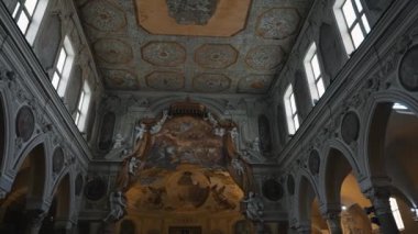 İtalya, Napoli - 22.10.2022: Mary 'nin Varsayımının Katedrali.