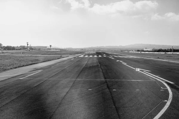Leere Landebahn Des Flughafens Schwarz Weiß Foto — Stockfoto