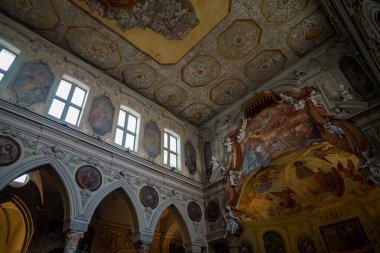 İtalya, Napoli - 22.10.2022: Mary 'nin Varsayımının Katedrali.