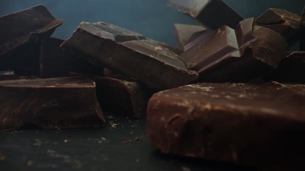 Barras Chocolate Escuras Partidas Lente Macro — Vídeo de Stock