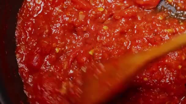 Agitar Con Una Cucharada Salsa Pizza Tomate — Vídeos de Stock