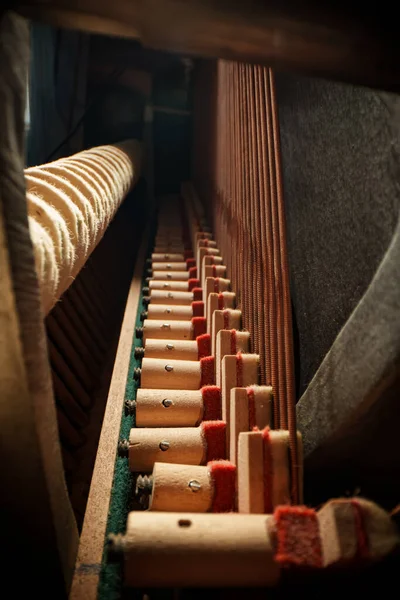Uvnitř Klavíru Dřevěný Mechanismus Uvnitř Svislého Klavíru — Stock fotografie