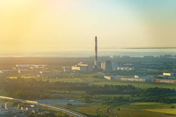 爱沙尼亚塔林附近的Iru发电厂的空中景观 — 图库照片