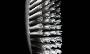 Diş fırçasının kıllarının makro çekimi.