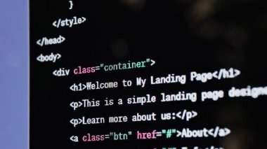 New York, ABD - 31.05.2023: Chatgpt tarafından yazılmış HTML kodu. Yazı.