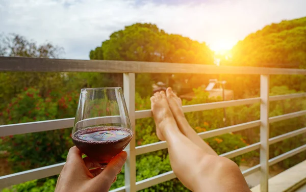 Woman Red Wine Enjoys Sunset Her Balcony — Stock Photo, Image