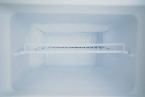 Порожня Відкрита Морозильна Камера Холодильнику — стокове фото
