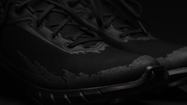 Sepatu Lari Hitam Cocok Untuk Iklan Sepatu — Stok Video