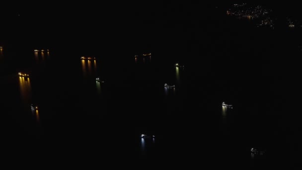 Muchos Buques Cisterna Están Anclados Esperando Entrar Puerto Por Noche — Vídeo de stock