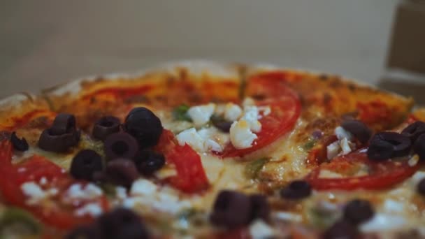 Pizza Griega Con Masa Sin Levadura — Vídeo de stock