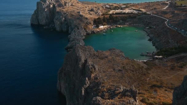 リンドス ロードス ギリシャのセントポール湾の空中眺望 — ストック動画