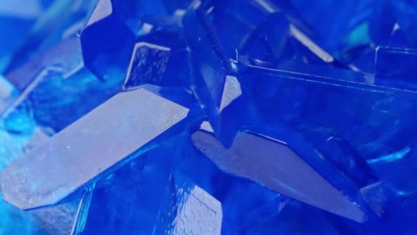 Γαλάζιοι Κρύσταλλοι Θειικού Χαλκού — Αρχείο Βίντεο