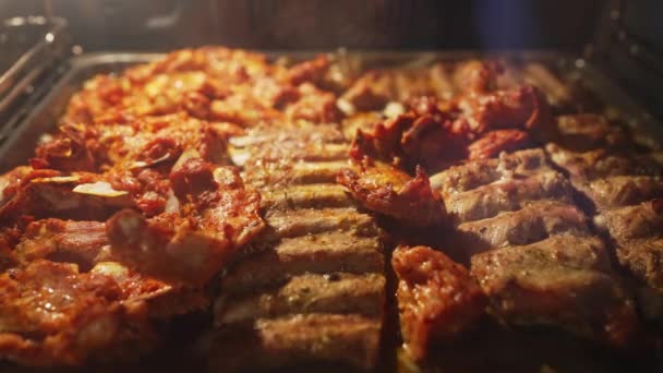 Domuz Pirzolası Fırında Pişirilir — Stok video