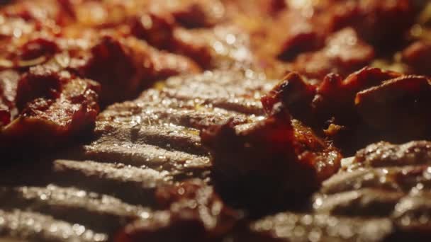 猪排在烤箱里烹调 — 图库视频影像