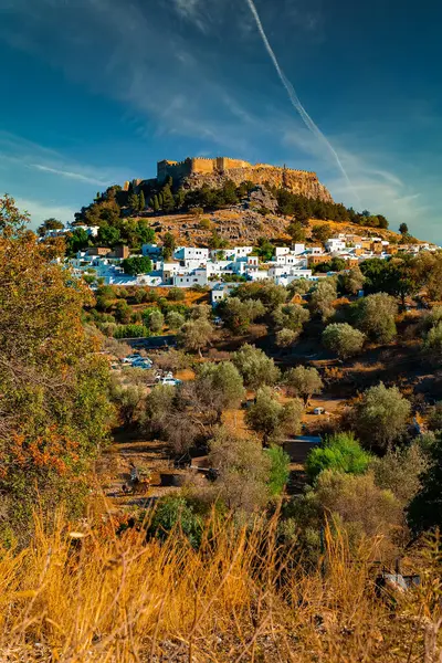 Görkemli Lindos Akropolis ve eski kasaba.