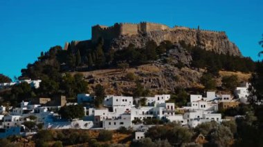 Görkemli Lindos Akropolis ve eski kasaba.