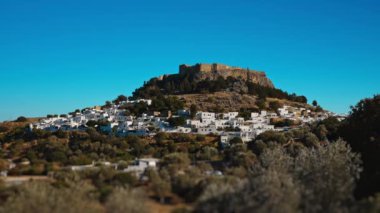 Görkemli Lindos Akropolis ve eski kasaba.
