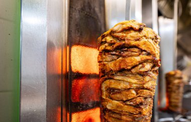 Sulu et, shawarma tükürüğünde kızarır..