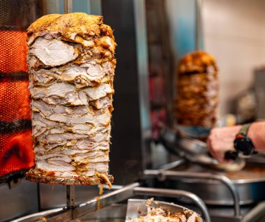 Sulu et, shawarma tükürüğünde kızarır..