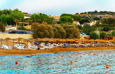 Rodos, Yunanistan - 21.10.2023: Pefki Plajı.