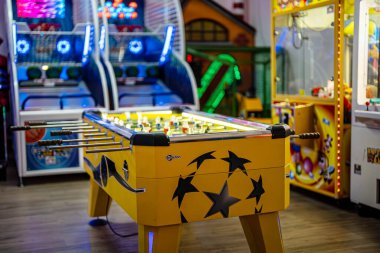 Rodos, Yunanistan - 21.10.2023: Oyun salonu.