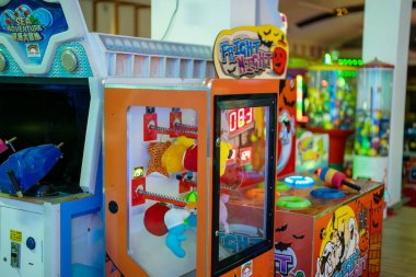 Rodos, Yunanistan - 21.10.2023: Oyun salonu.