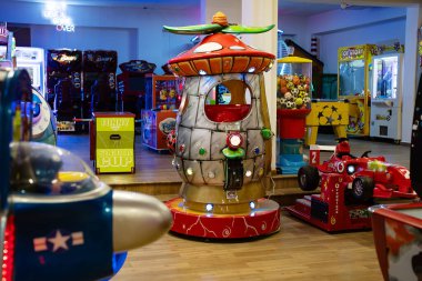 Rodos, Yunanistan - 21.10.2023: Oyun salonu.